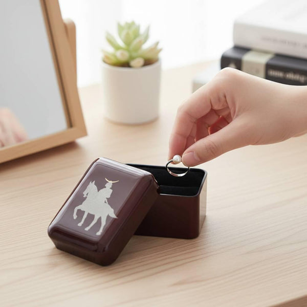 Red Lacquered Small Case Samurai on Horseback Dolls Design