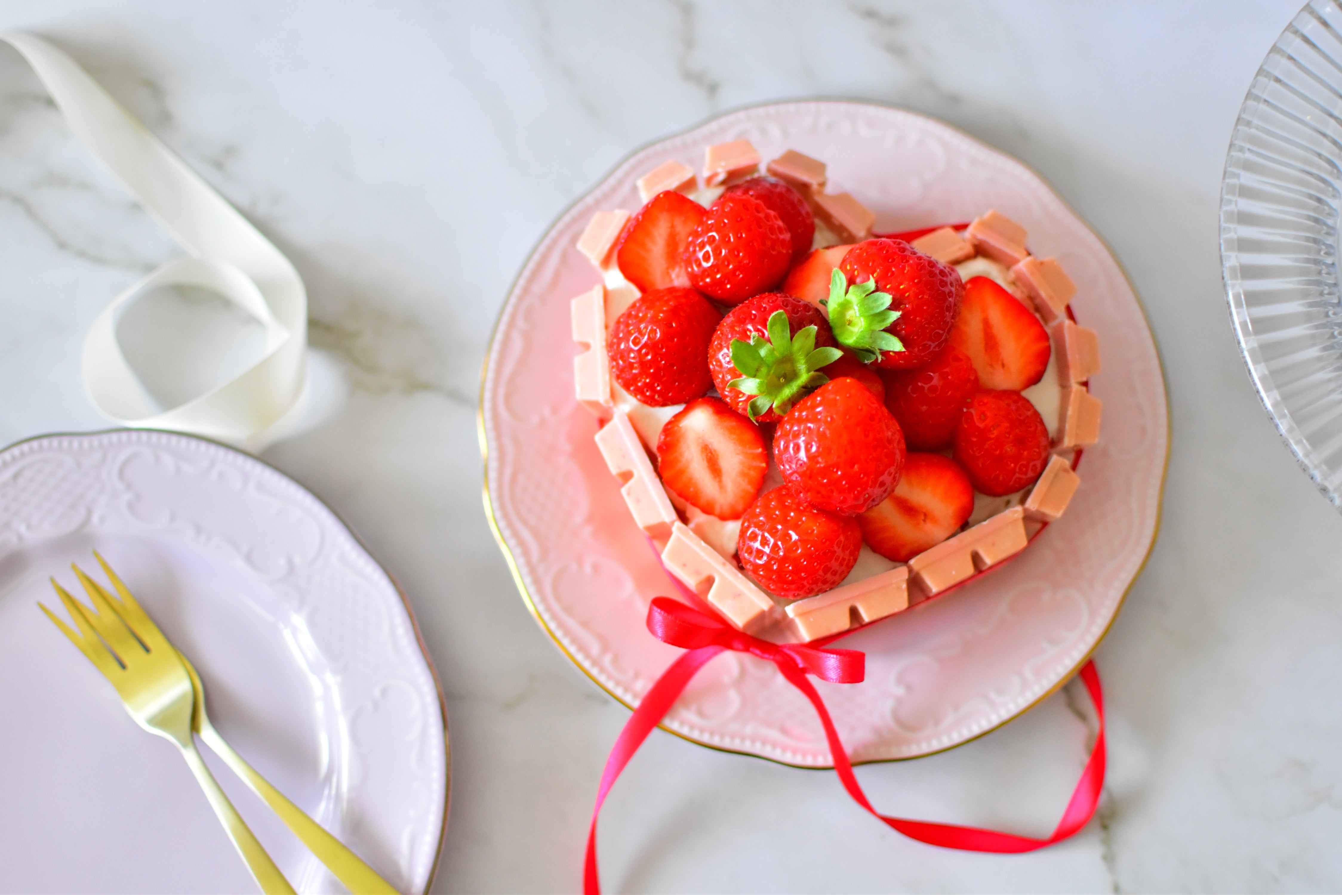 How to Make Valentine's Day Cake (Japanese Style Chocolate & Strawberry Recipe)