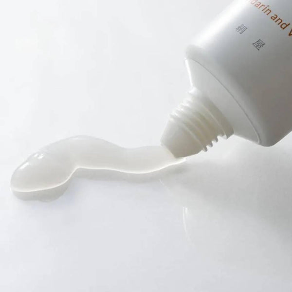 Kinuya Silk Hand Cream With Essential Oil Rose & Sandalwood 50g